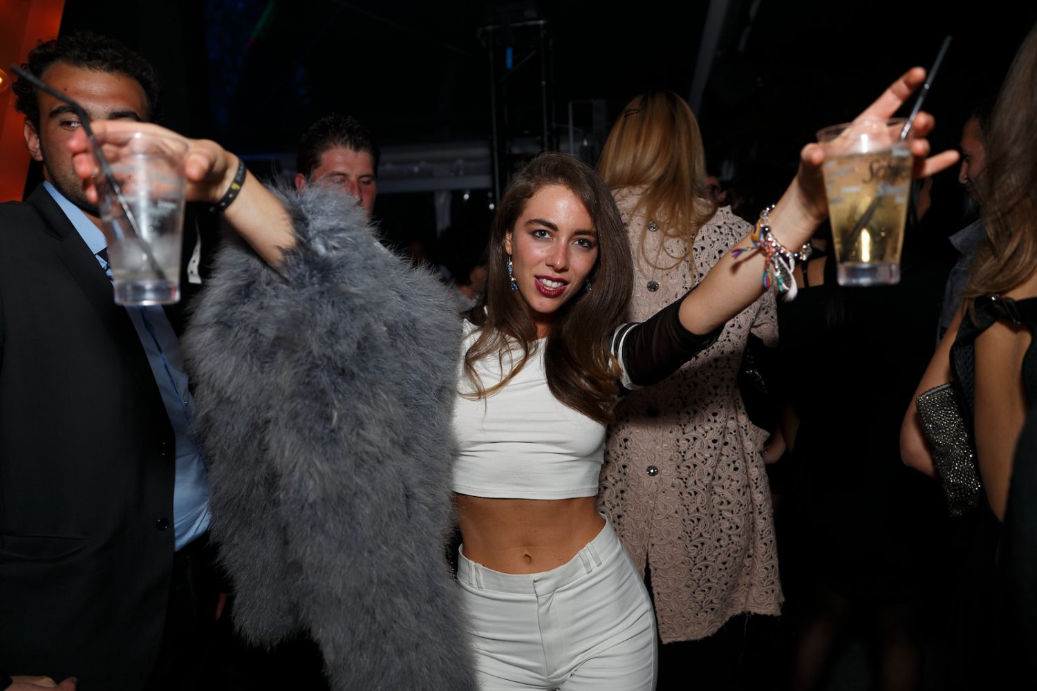 Say Who Olivia Baes(00)