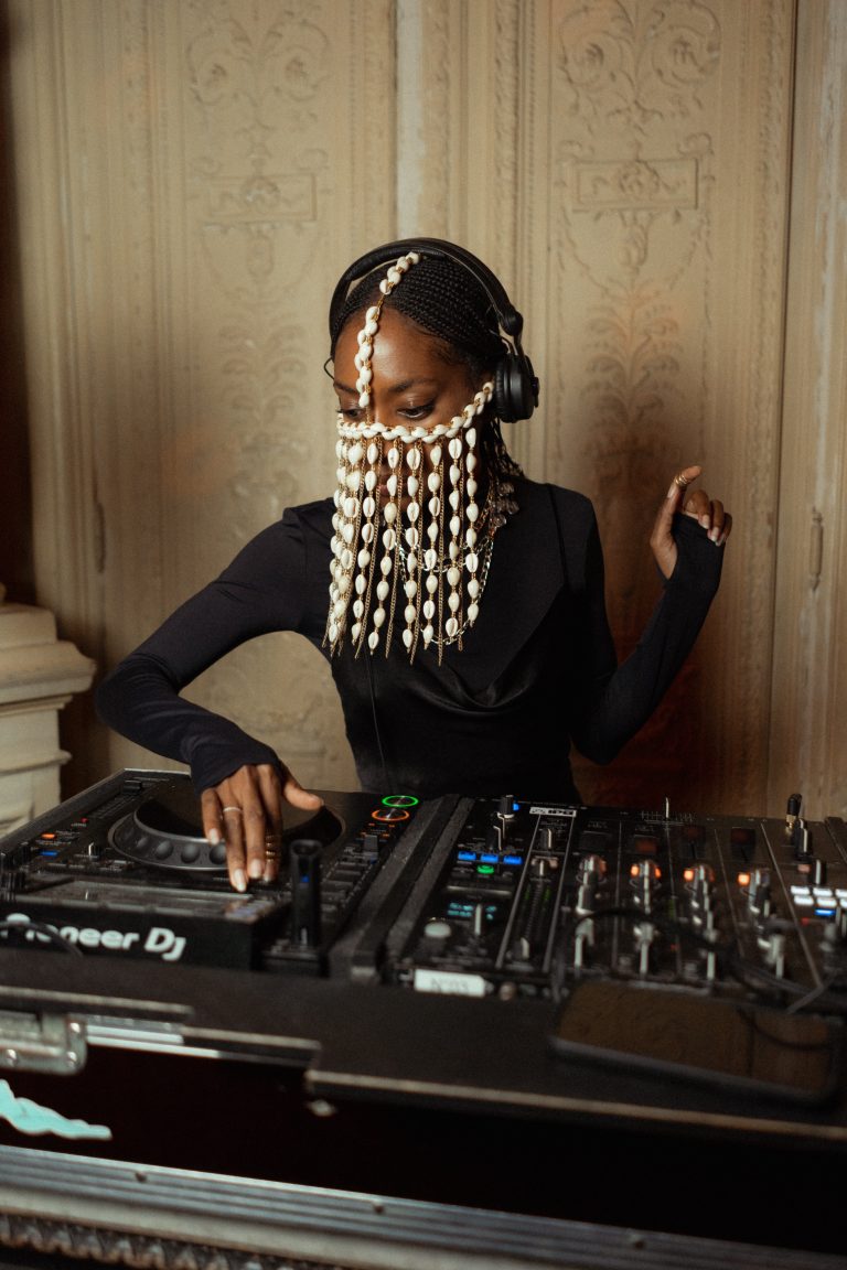 La galerie Cécile Fakhoury fête ses 10 ans au Carmen en Say Who